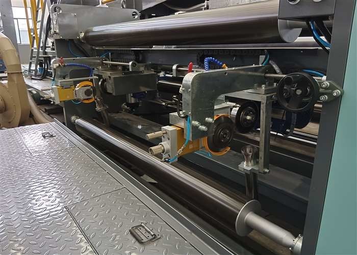 容量 200 - 400 kg/hr エクストルーションコーティングラミネーションマシン マックス.コーティング速度 200 M/Min