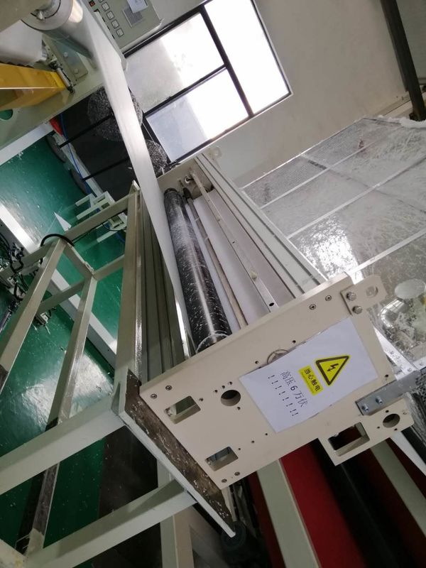 溶解のスプレーの生地/溶解によって吹かれる生地機械、非編まれた生地の製造工場単一ねじwhitheおよび青い、